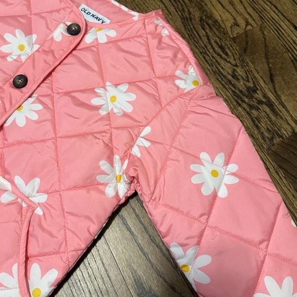 Old Navy Lightweight Quilted Jacket - size 8. - Picture 4 of 5